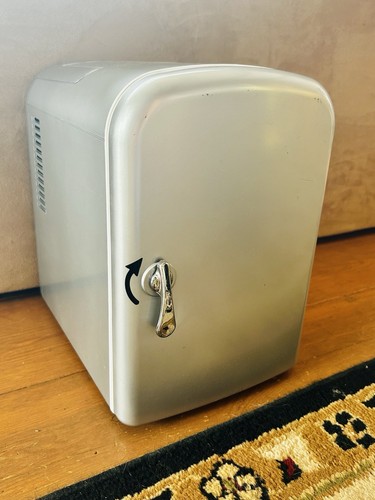 Mini fridge cooler - 4l,